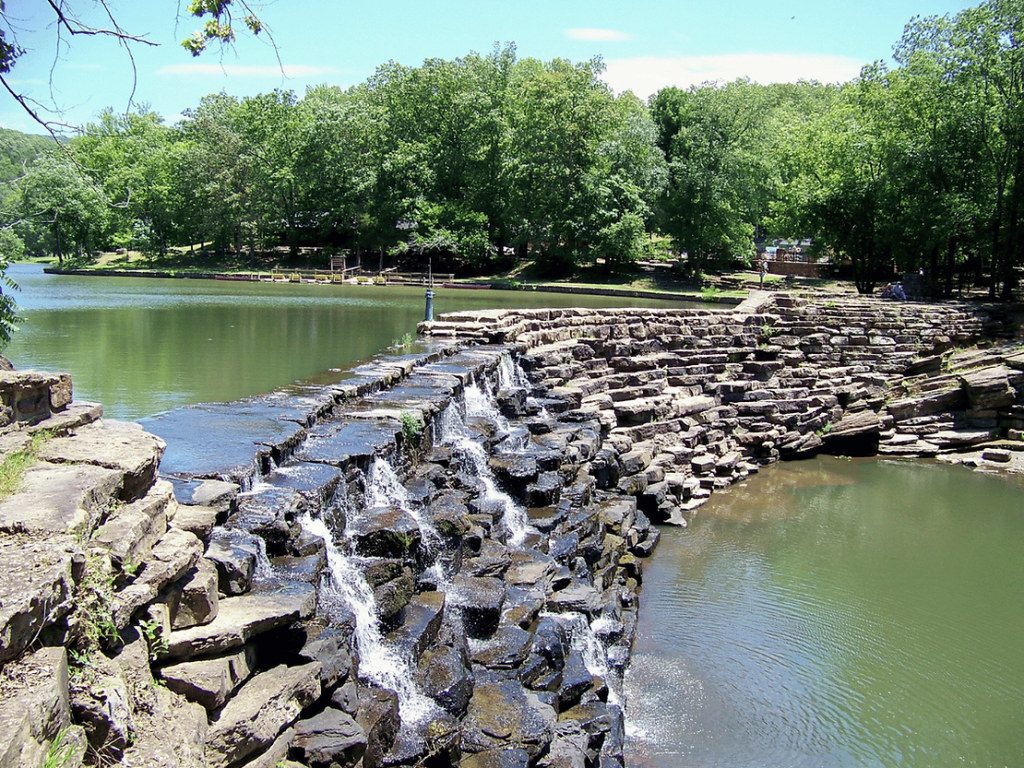 Devil's Den State Park Dam