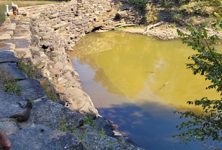 dam at devils den state park 