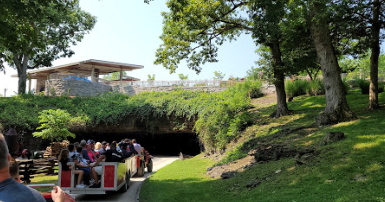 Experience Fantastic Caverns!