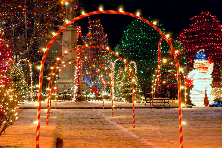 Best Places to See Christmas Light Displays in the Ozarks