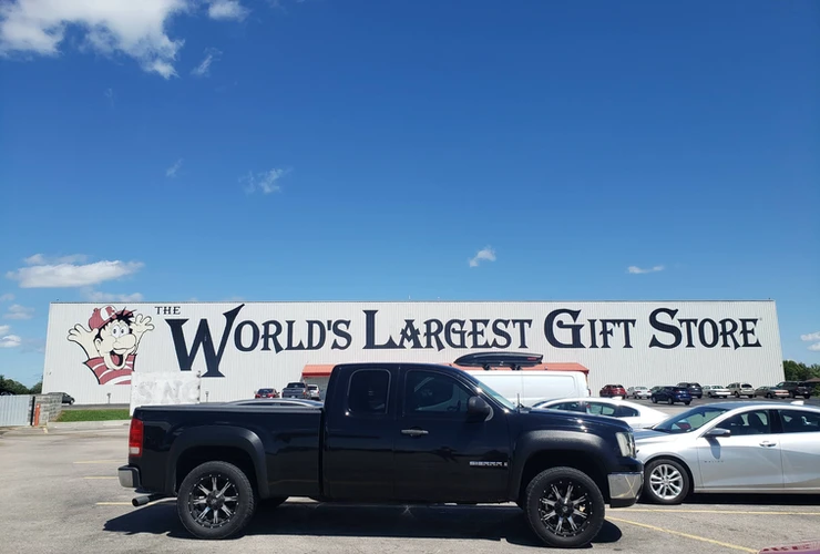 World's Largest Gift Store Parking Lot