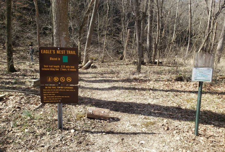 Eagle's Nest Trail sign