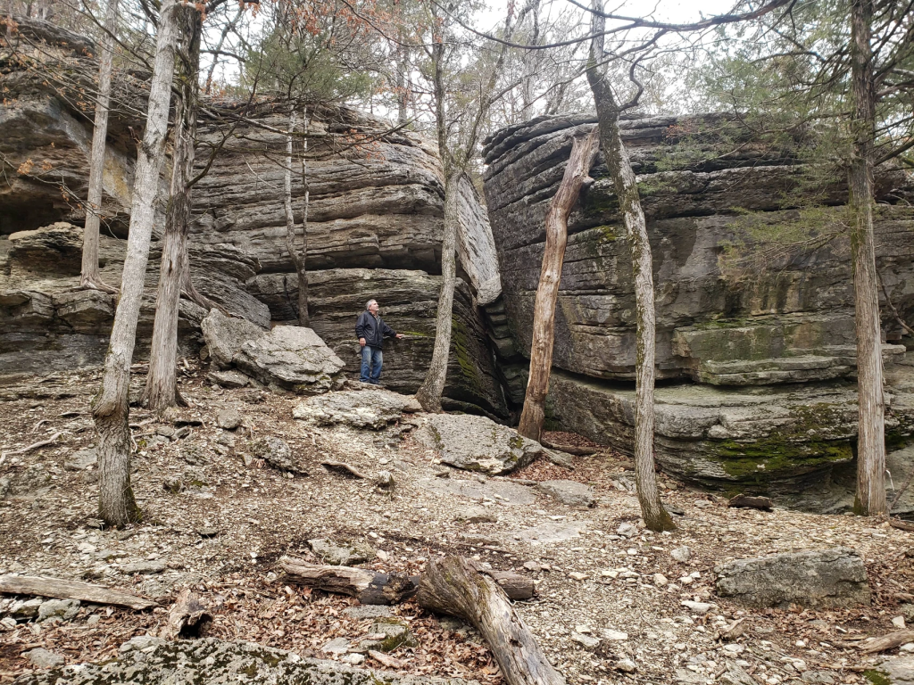 roaring river rock formations